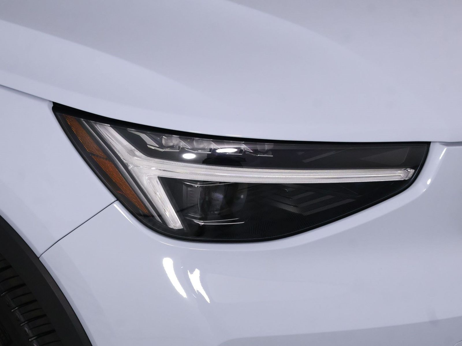 2026 Volvo XC40 Plus - Photo 26