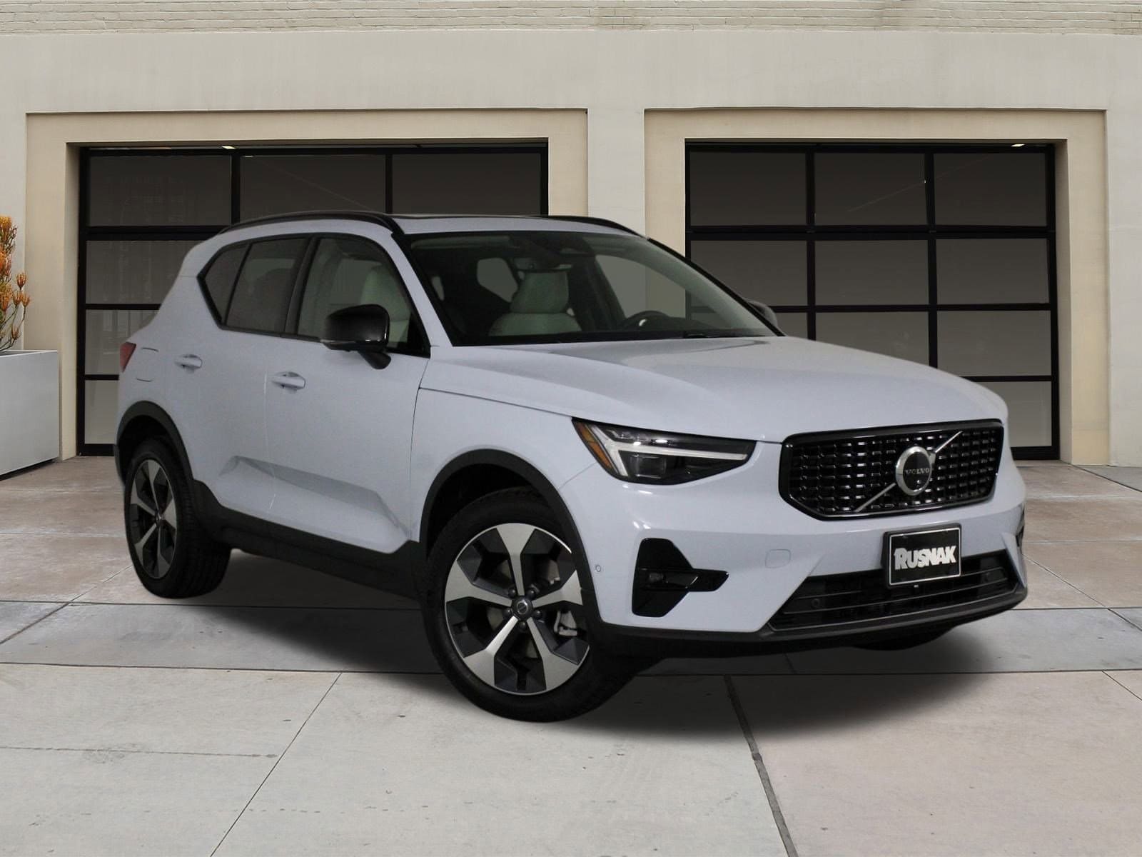 ゆきこページ New 2026 Volvo XC40 For Sale at Rusnak Volvo Cars | VIN