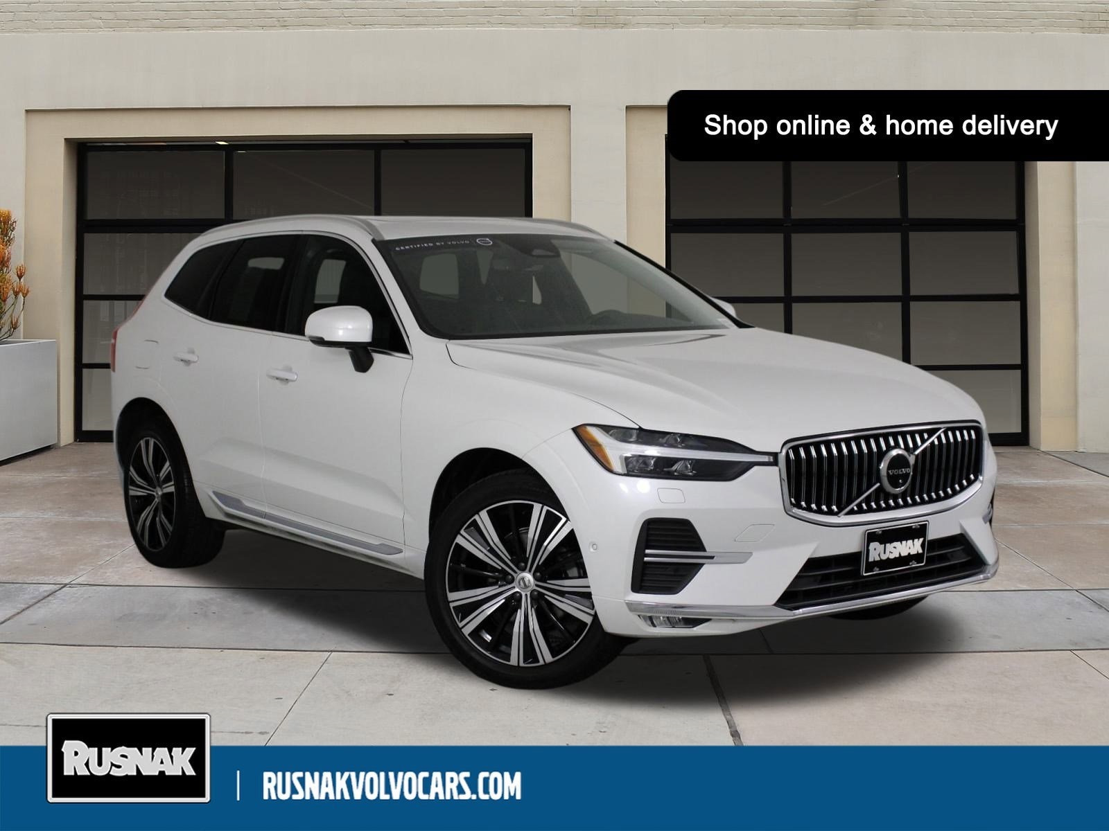 2023 Volvo XC60 Plus's photo