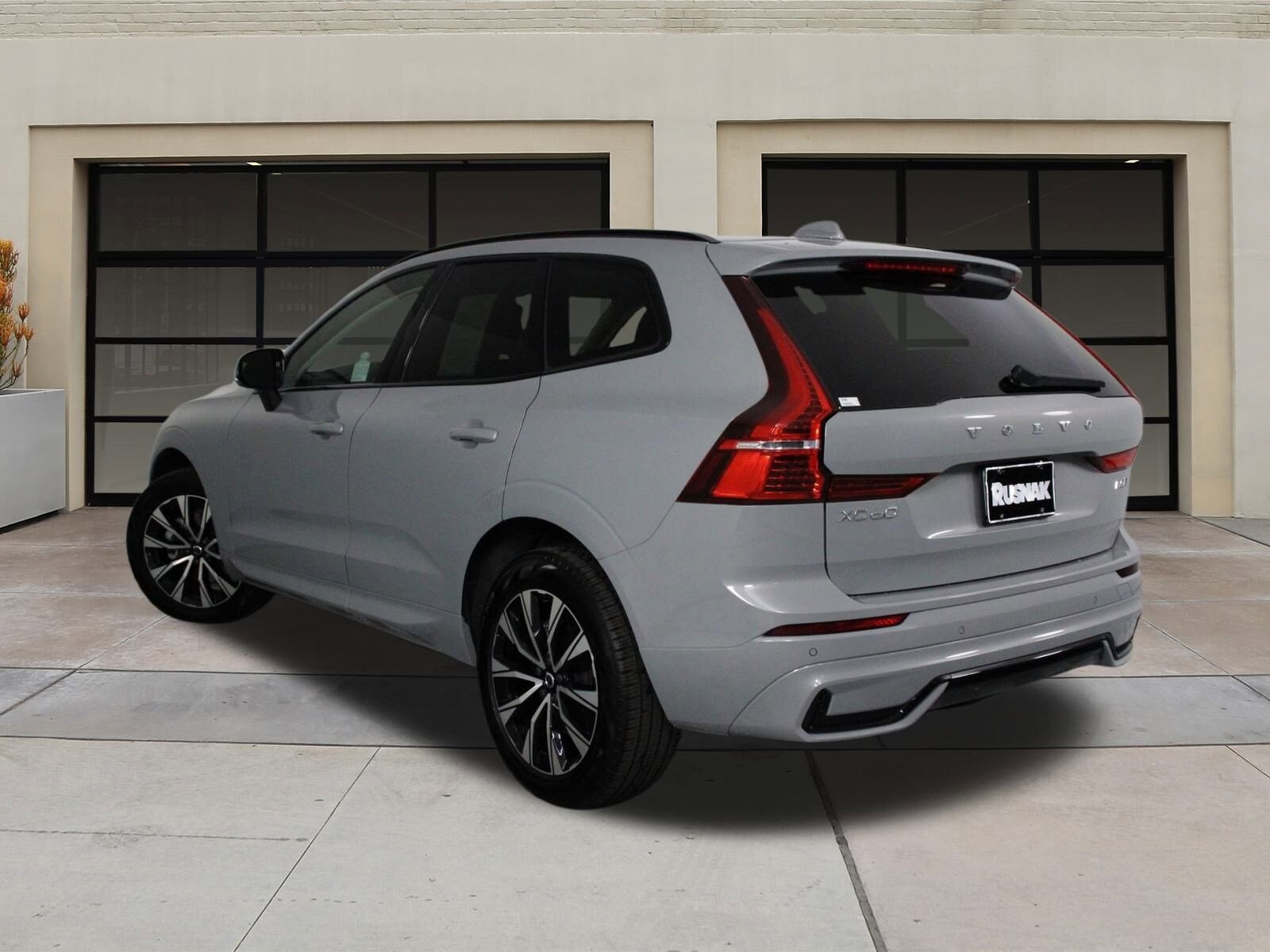 Used 2025 Volvo XC60 Core with VIN YV4M12RJ3S1043215 for sale in Pasadena, CA