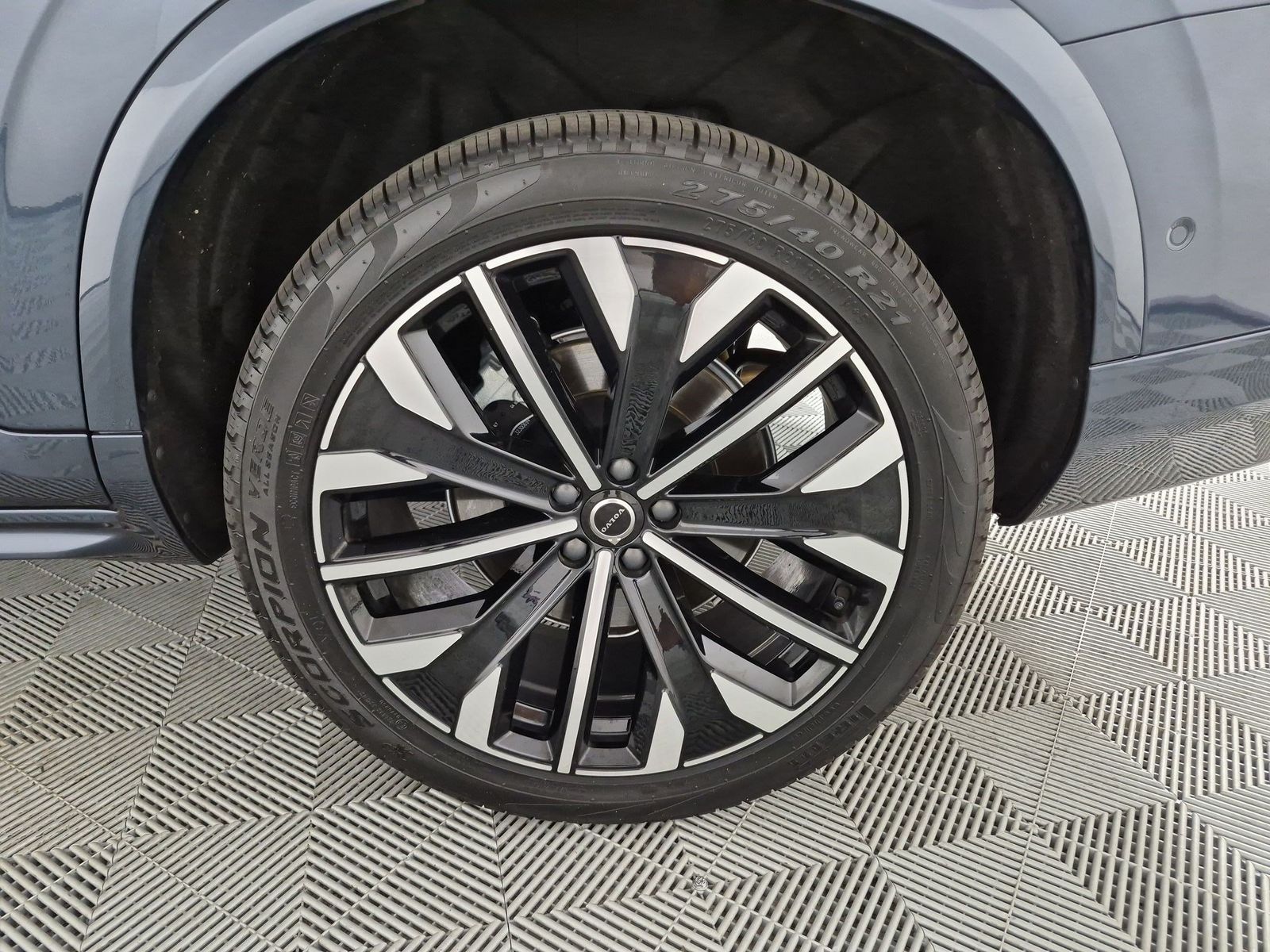 2026 Volvo XC90 Plus - Photo 25