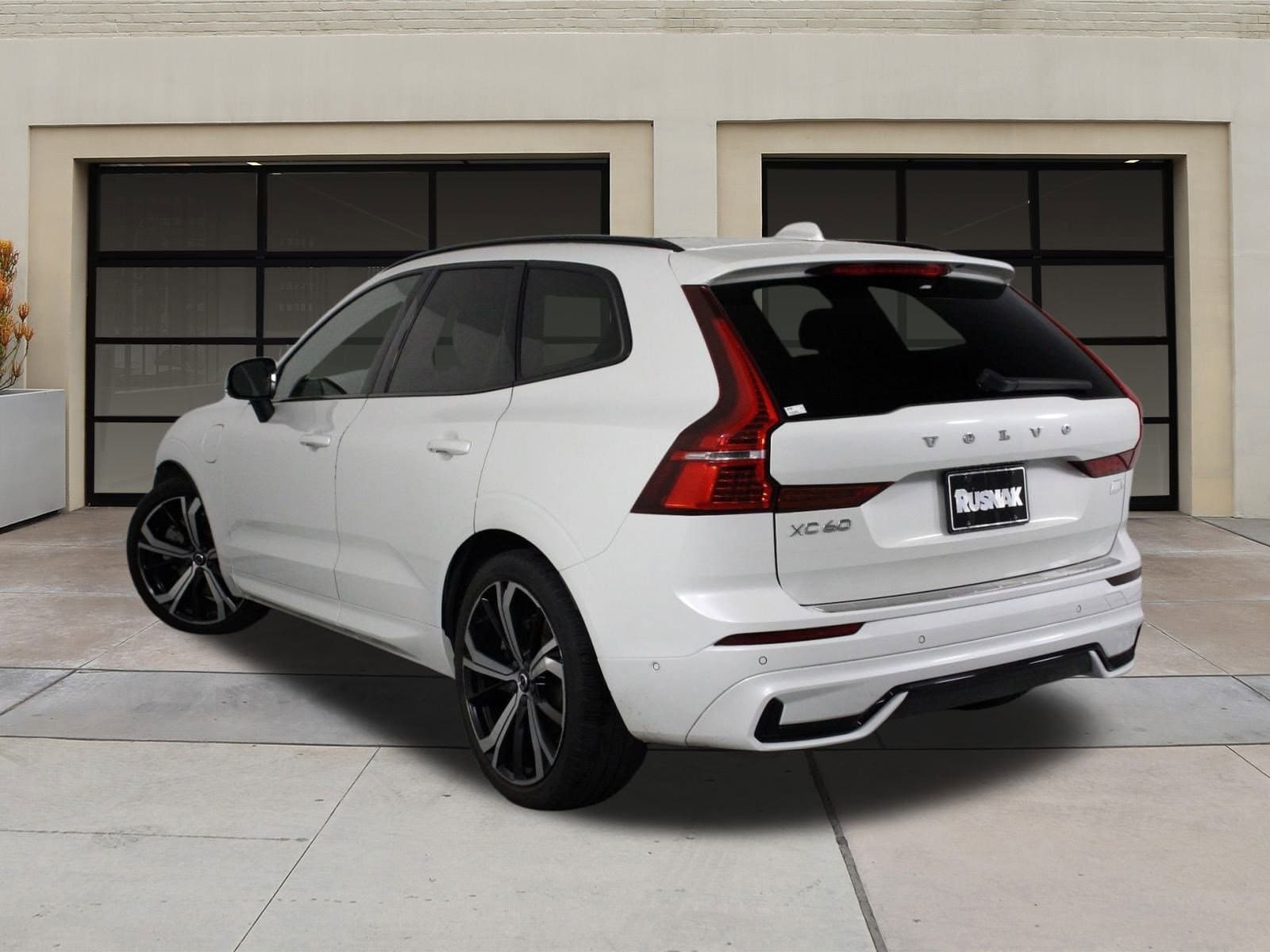 Certified 2022 Volvo XC60 R-Design with VIN YV4BR0DM0N1997432 for sale in Pasadena, CA