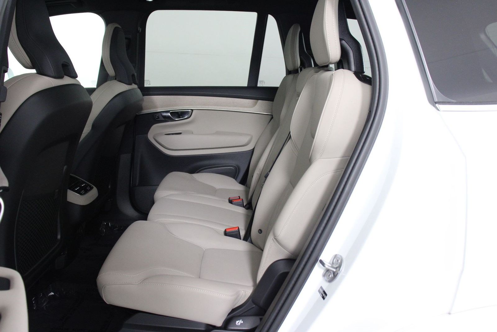 2026 Volvo XC90 Core - Photo 32