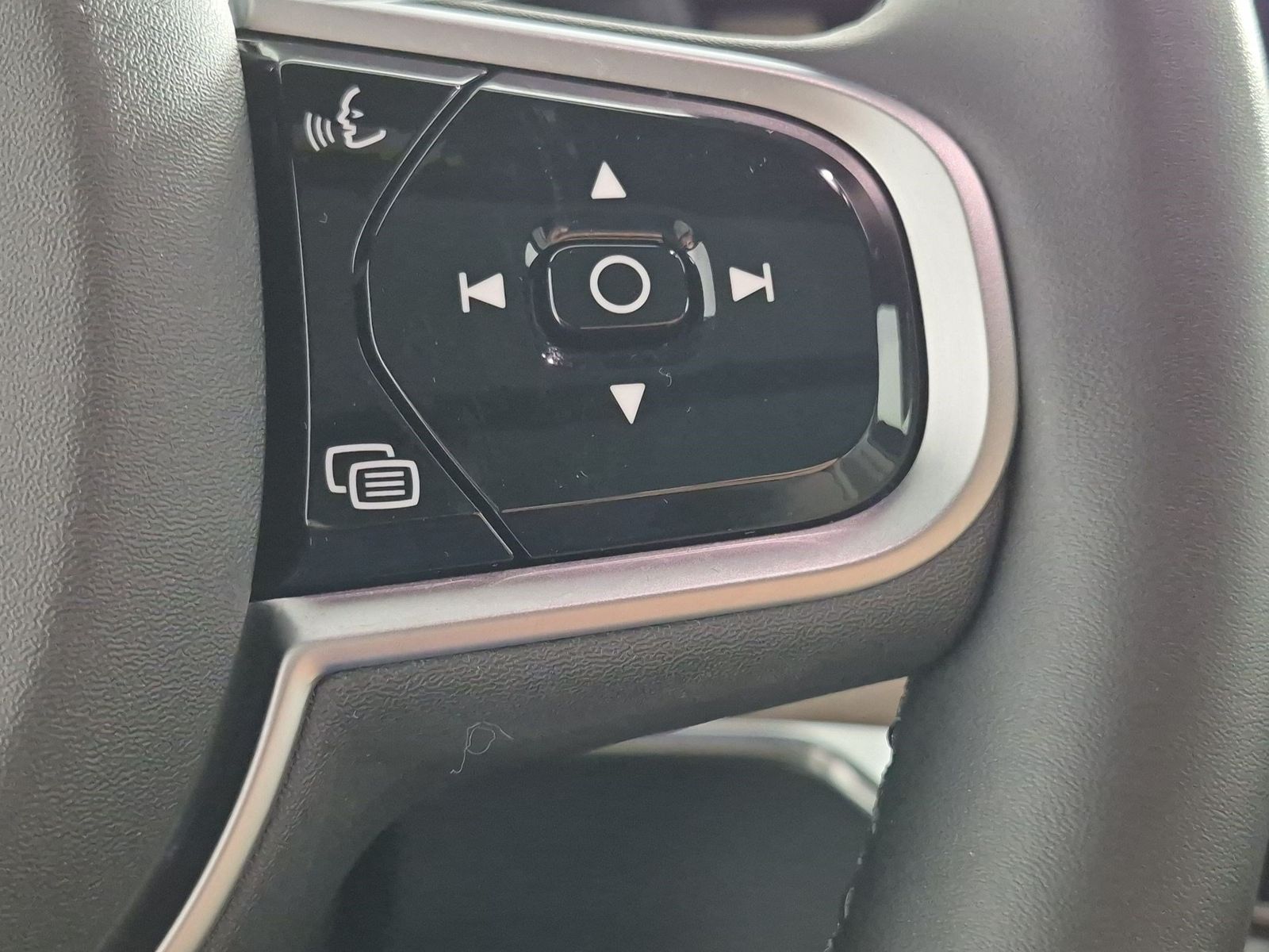 2026 Volvo XC90 Plus - Photo 10
