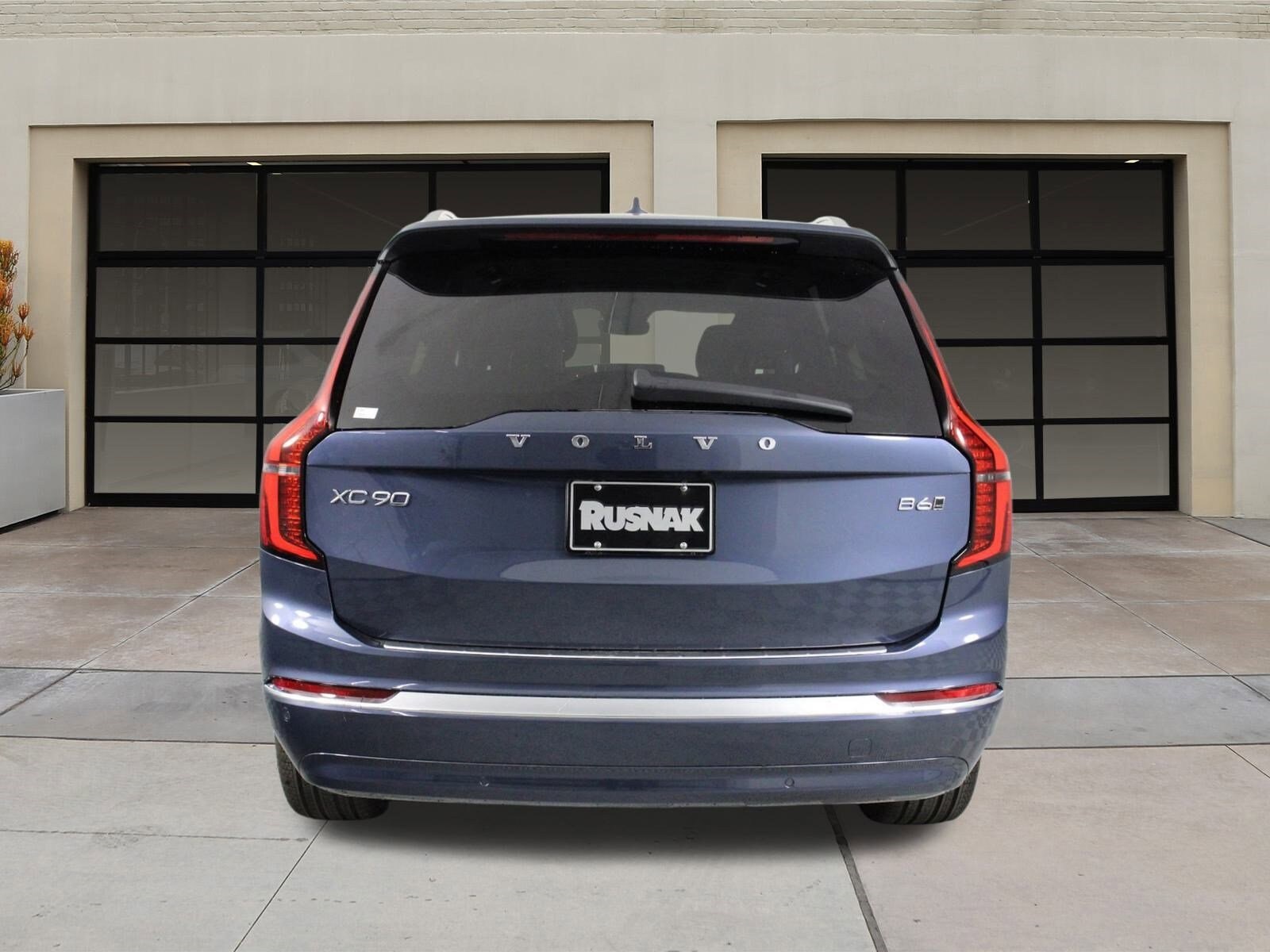 2025 Volvo XC90 Plus photo 4