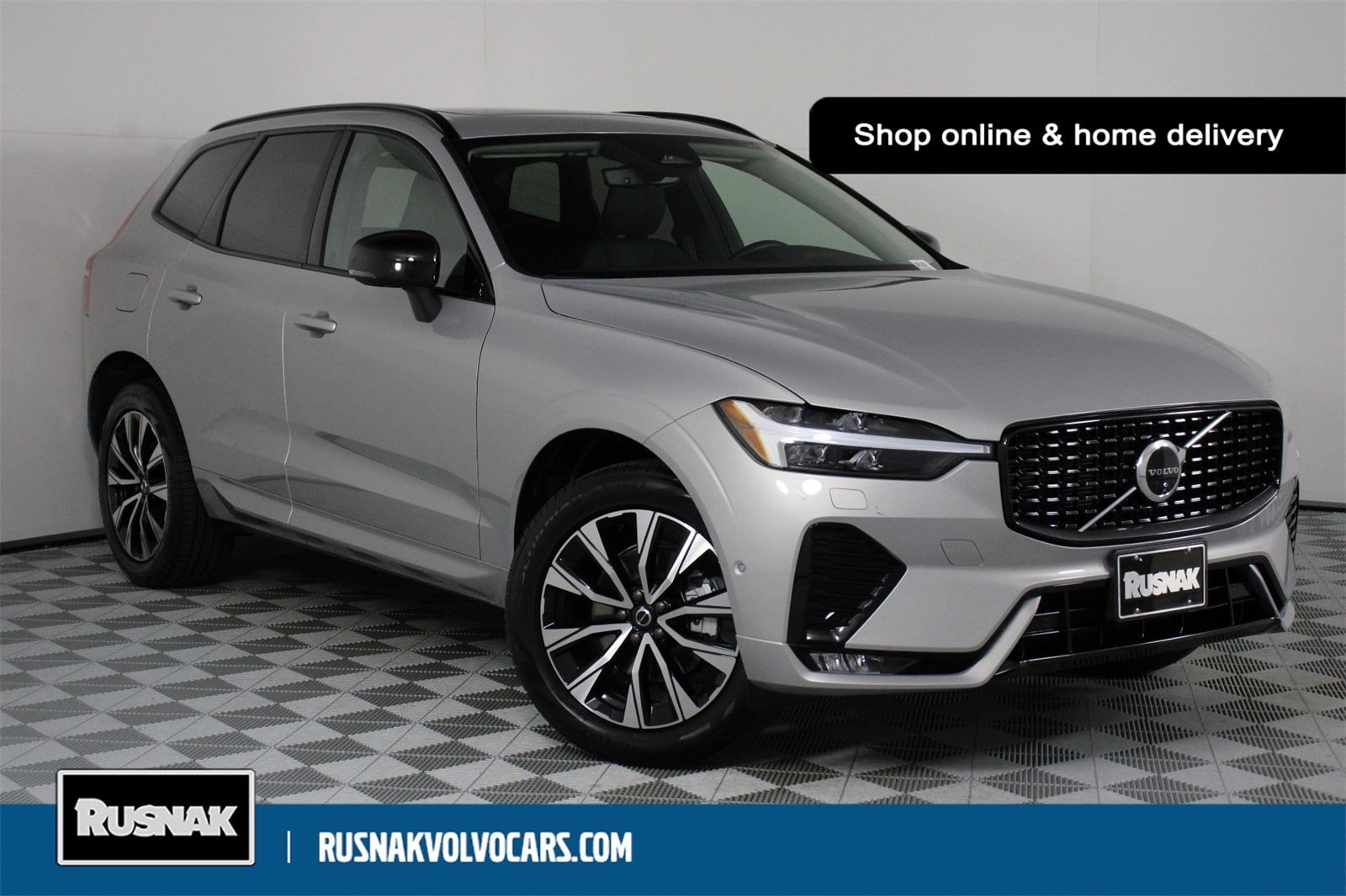 2025 Volvo XC60 Plus's photo