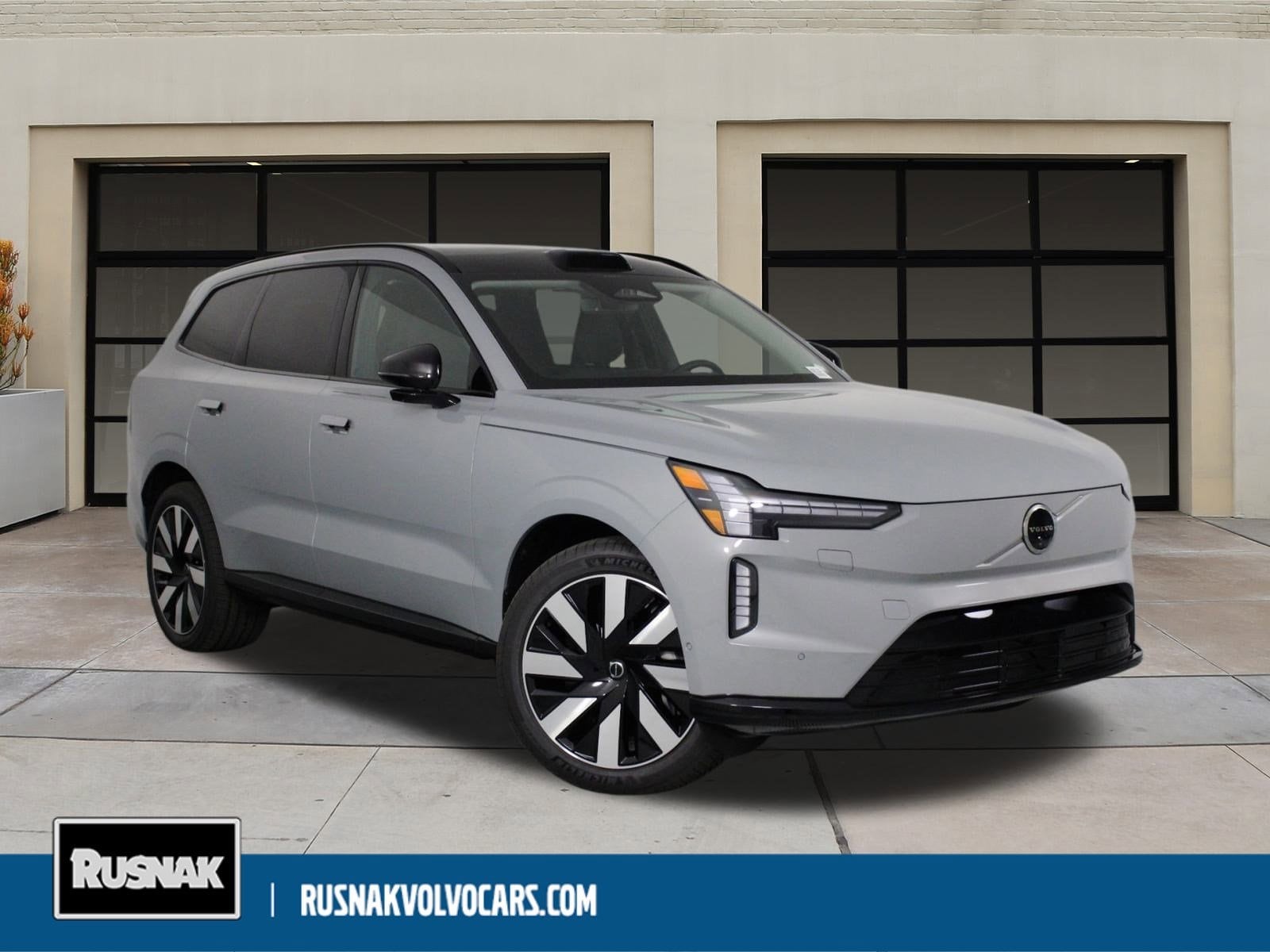 2025 Volvo EX90 Plus