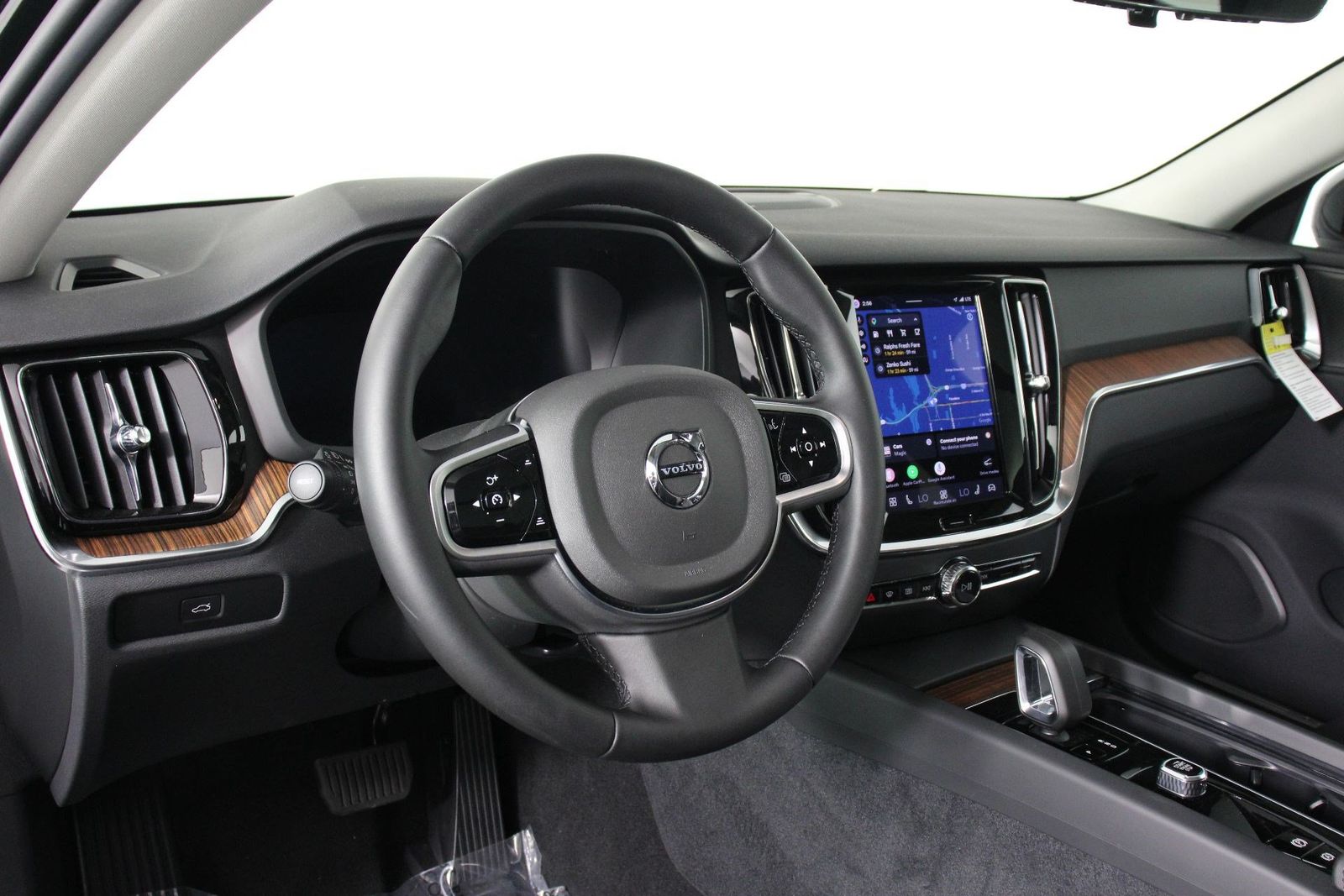 2026 Volvo V60 Cross Country Plus - Photo 7