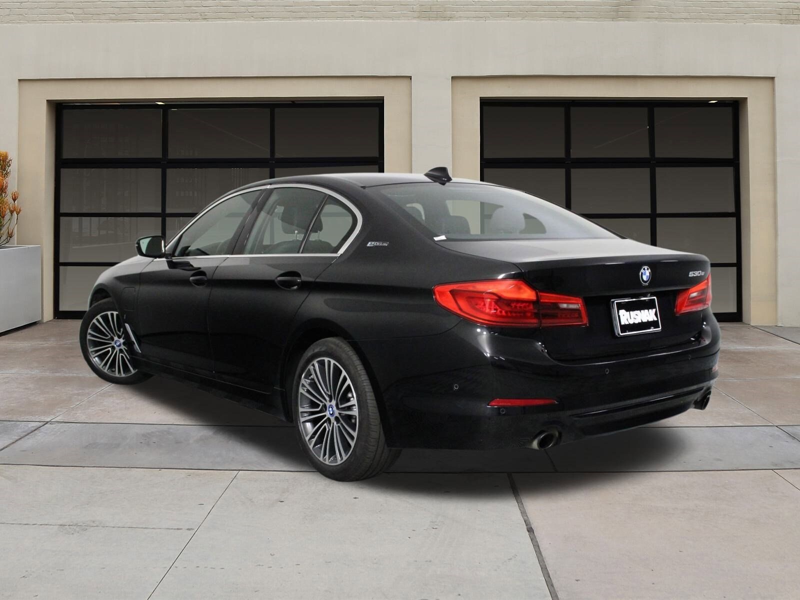 2019 Bmw 530e Sedan photo 2