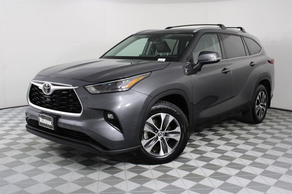 Used 2022 Toyota Highlander XLE SUV