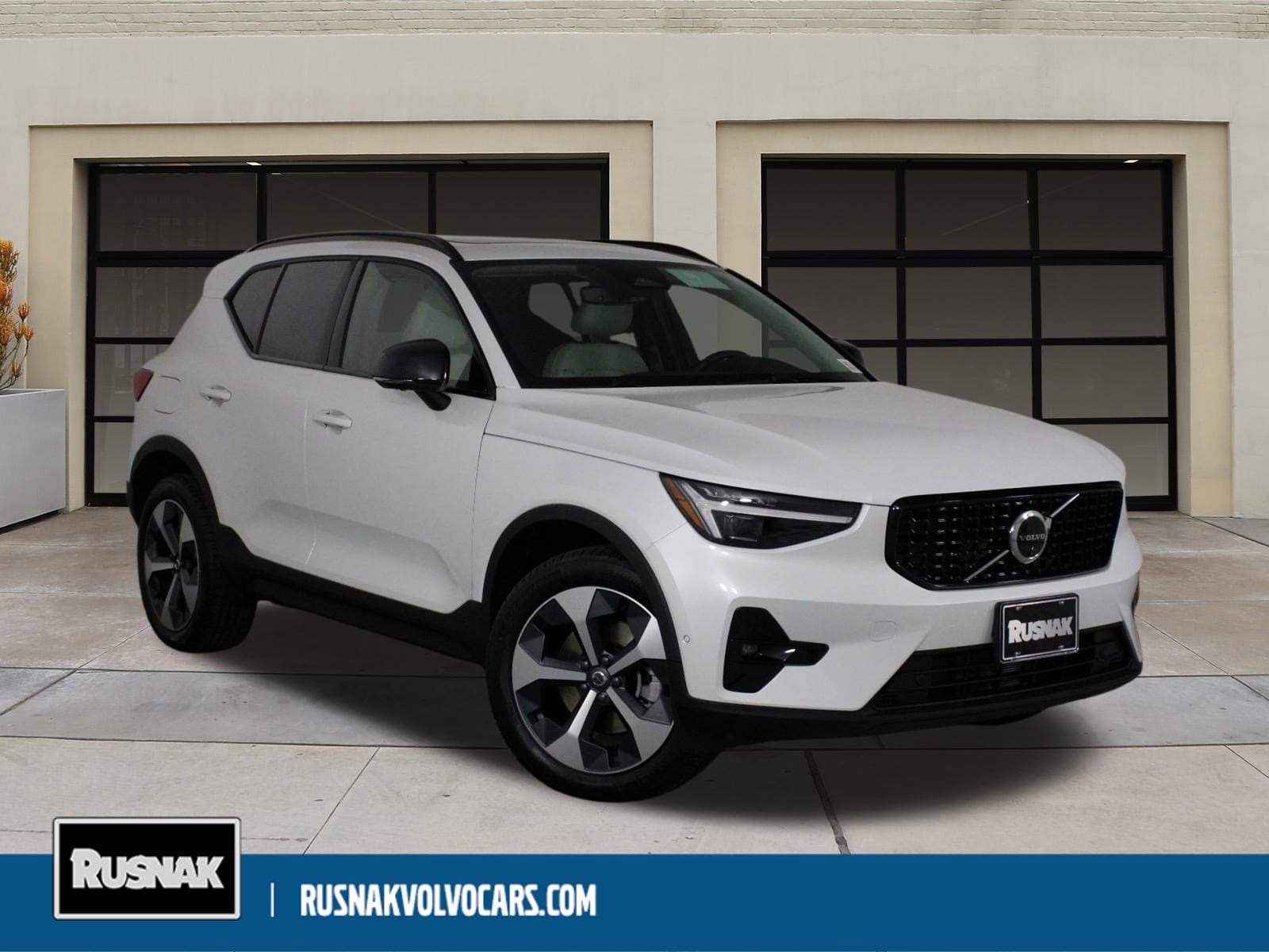 2026 Volvo XC40 Plus's photo