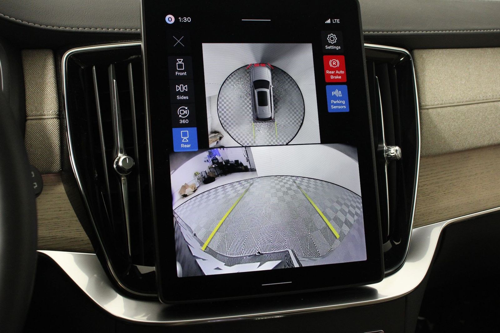 2026 Volvo XC90 Plus - Photo 13