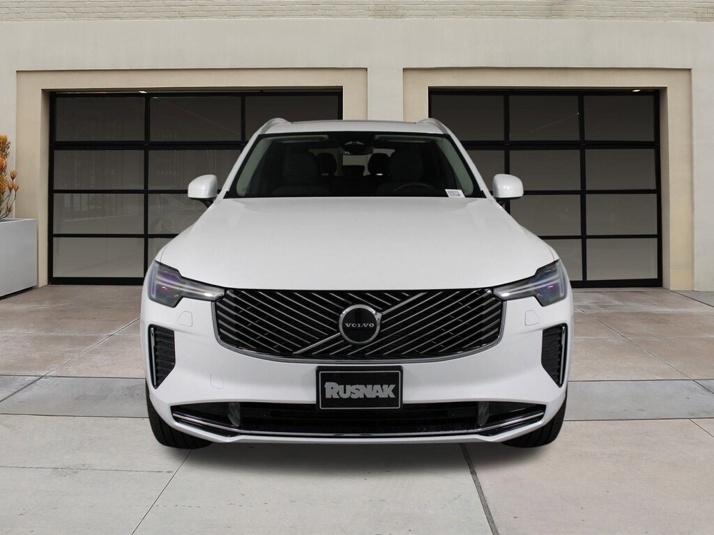 New 2026 Volvo XC90 B5 Core SUV