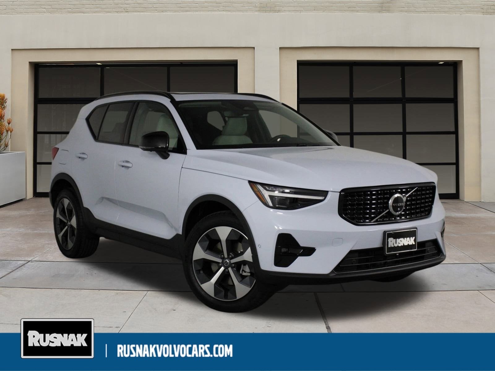 2026 Volvo XC40 Plus's photo