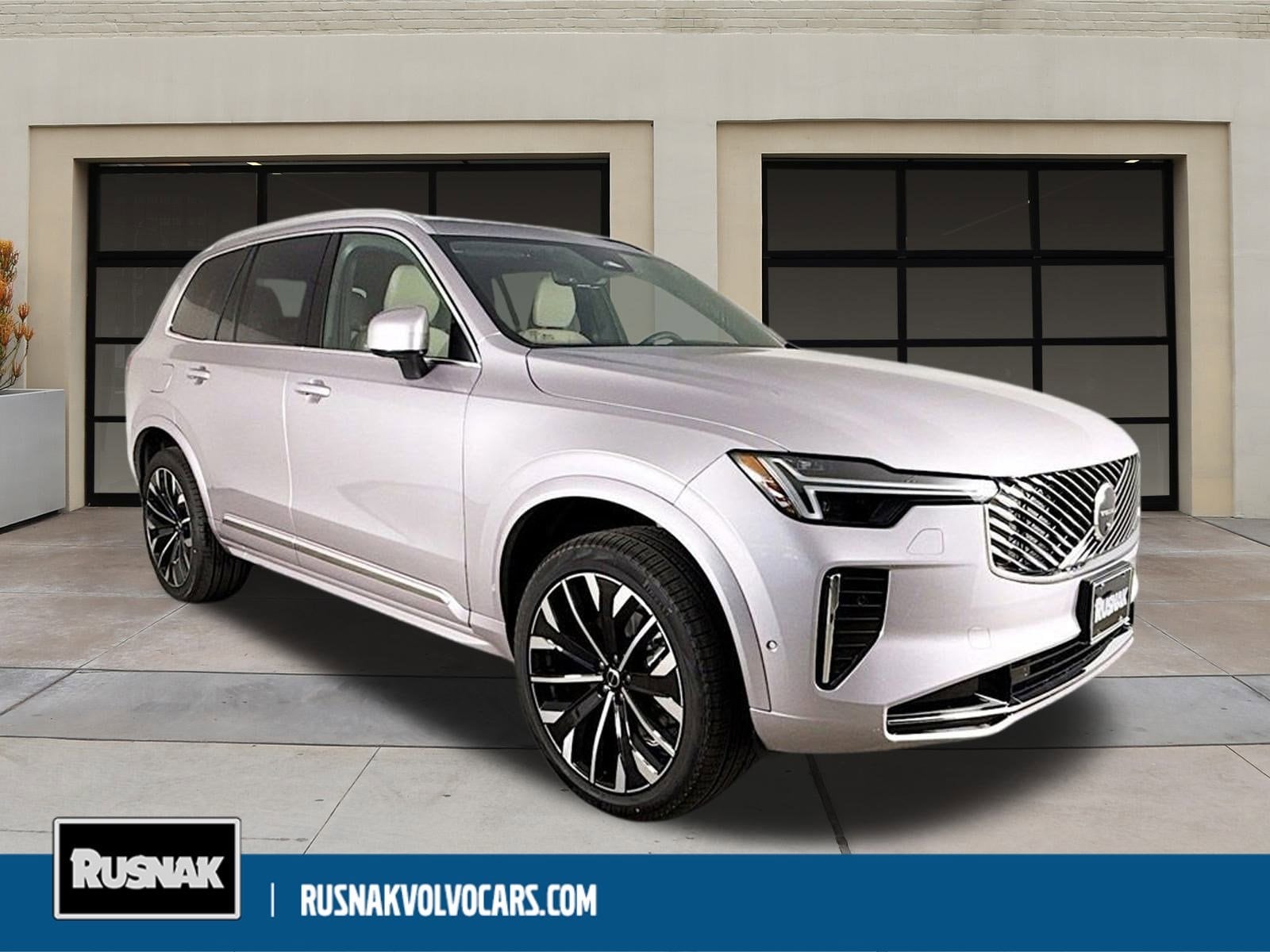 2026 Volvo XC90 Plus's photo