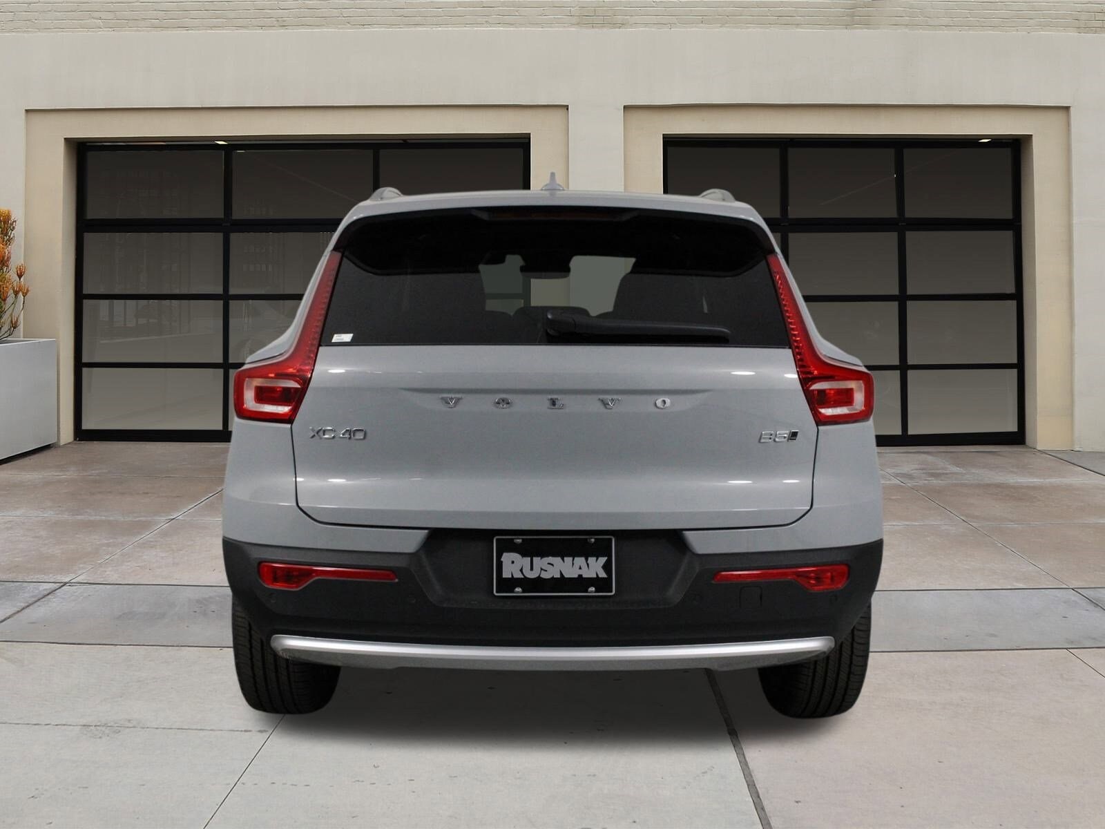 2025 Volvo XC40 Core photo 4