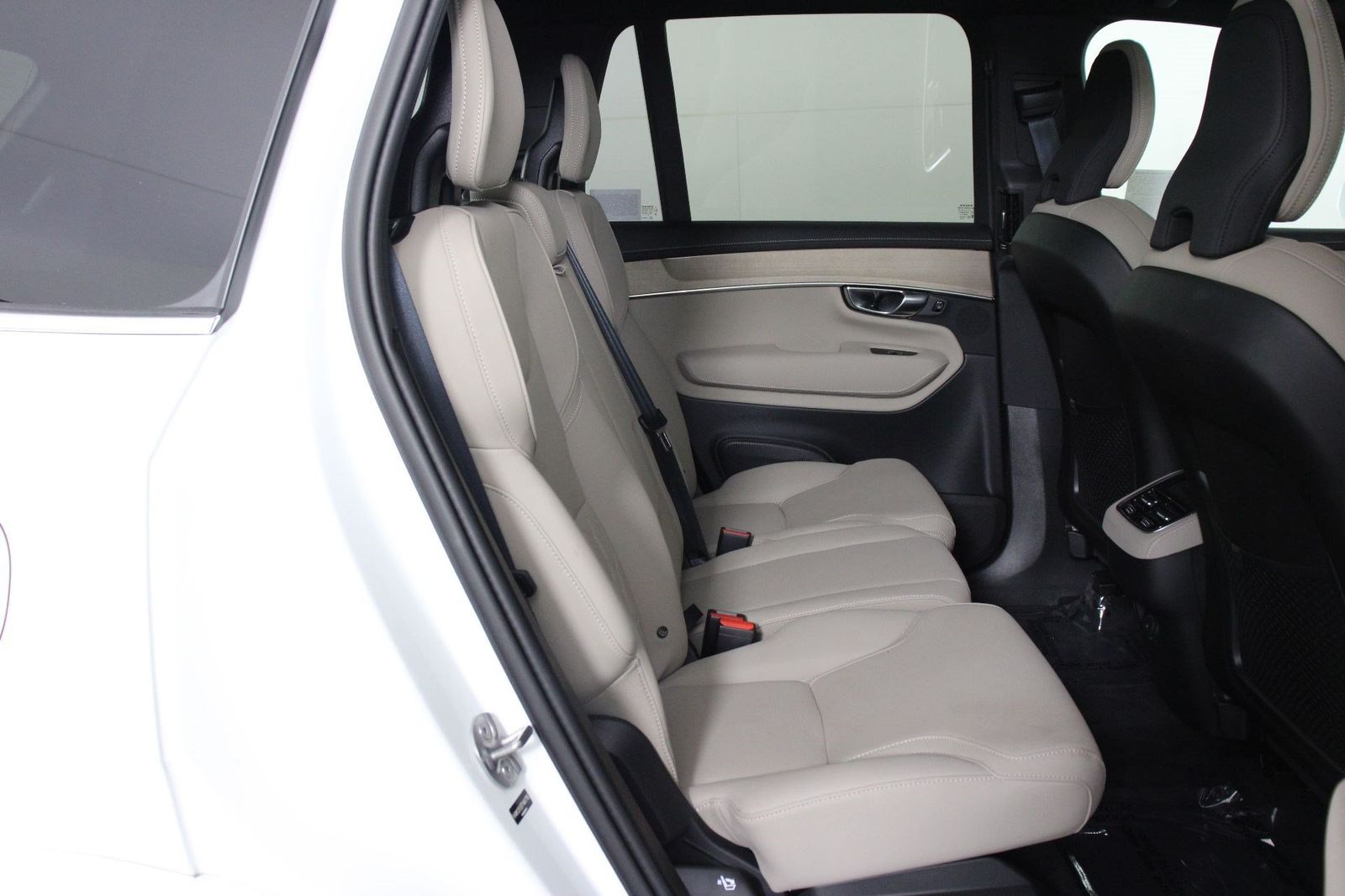 2026 Volvo XC90 Core - Photo 30