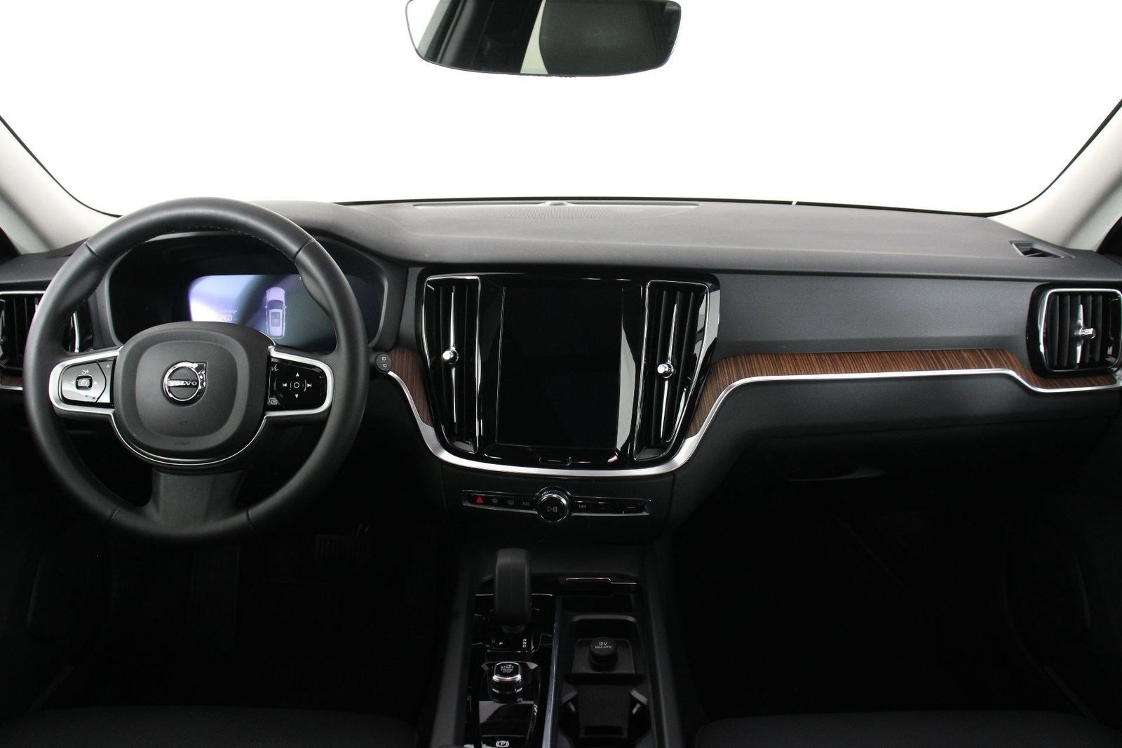 2025 Volvo V60 Cross Country B5 Plus photo 6