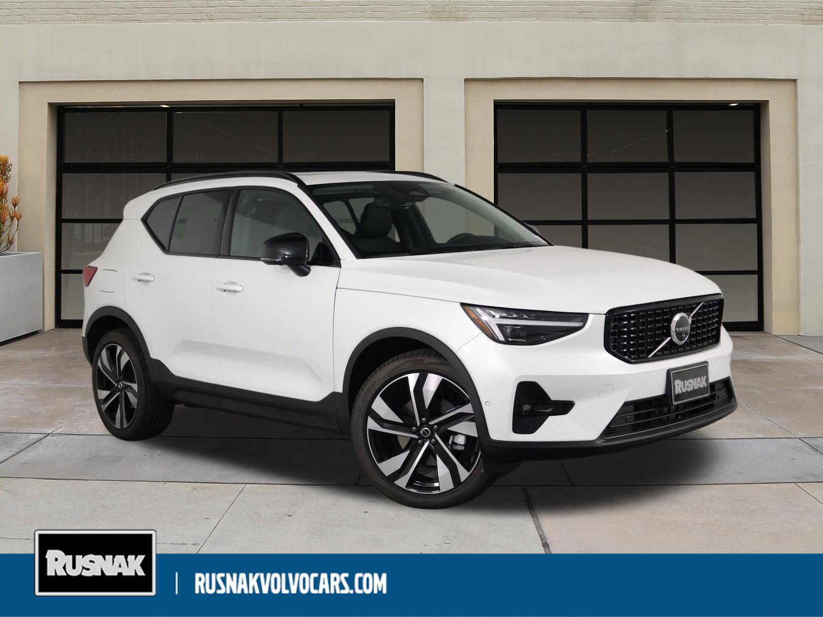2026 Volvo XC40 Plus