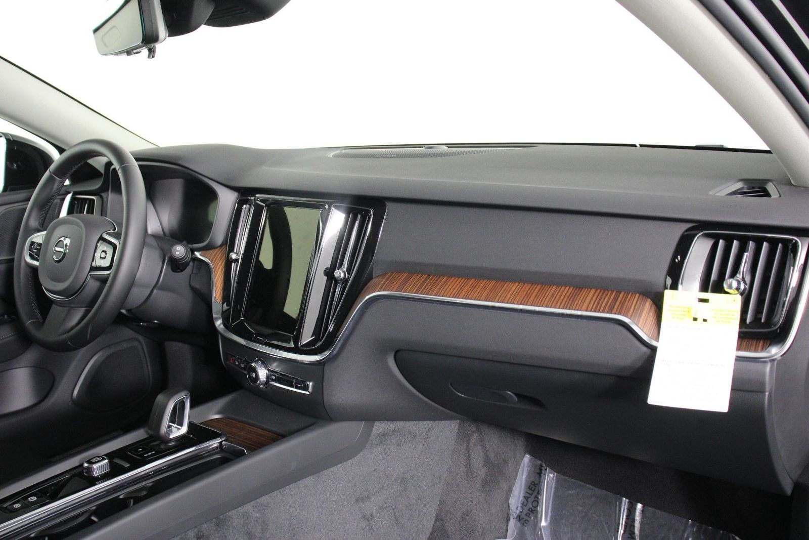 2026 Volvo V60 Cross Country Plus - Photo 8