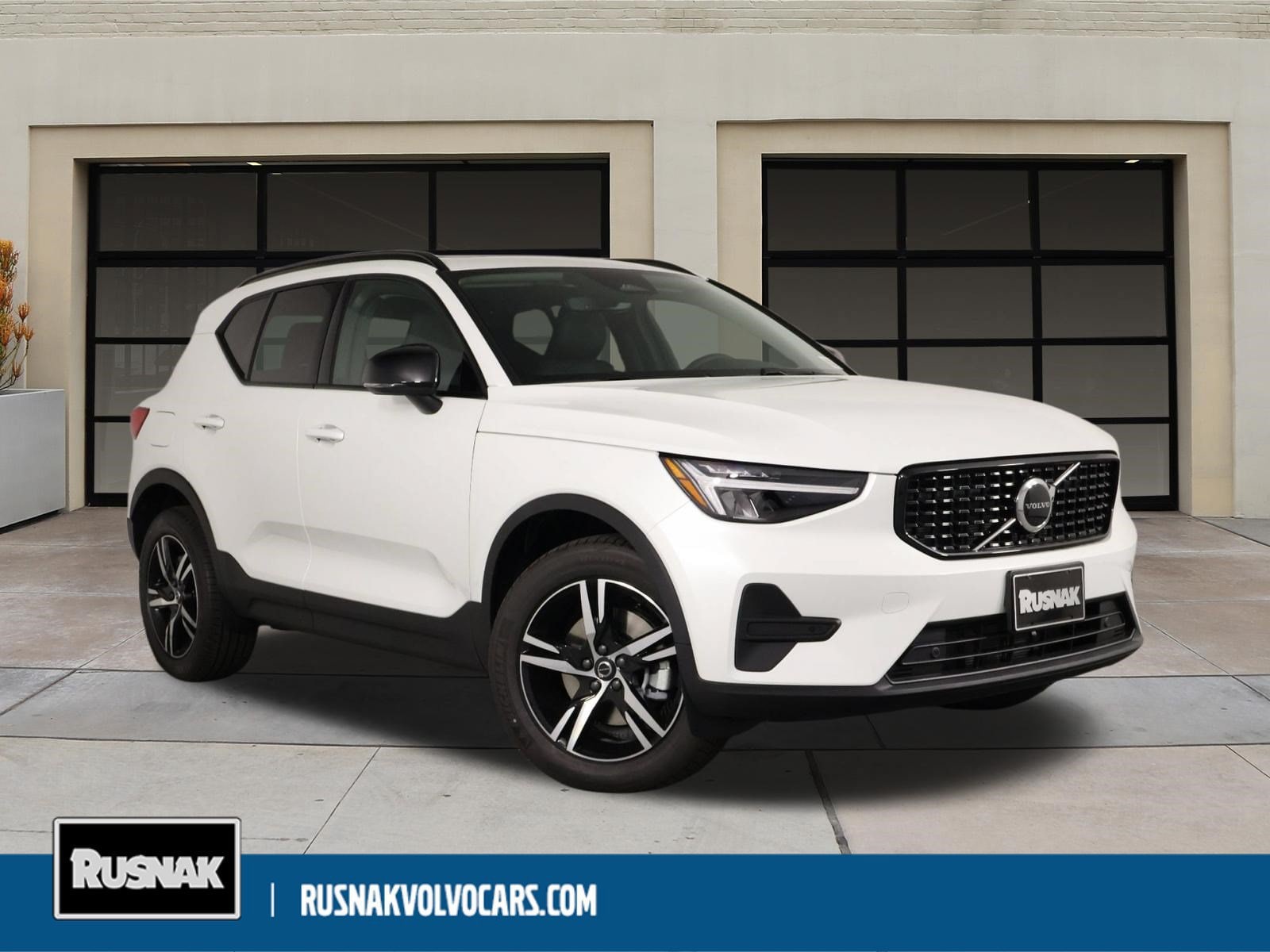 2026 Volvo XC40 Core