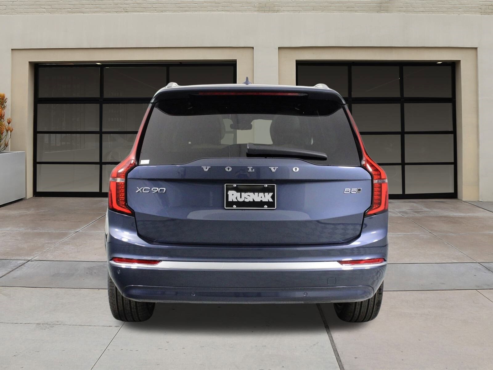 2026 Volvo XC90 B5 photo 2