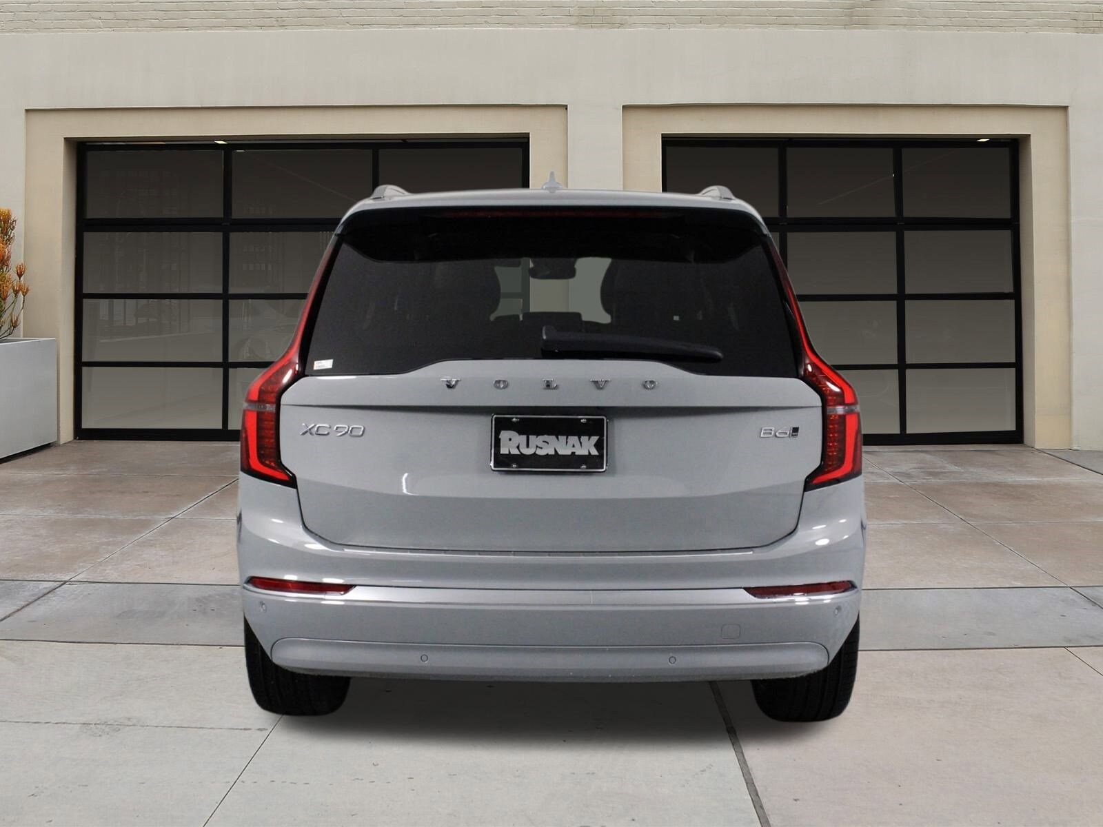 2025 Volvo XC90 Core photo 4