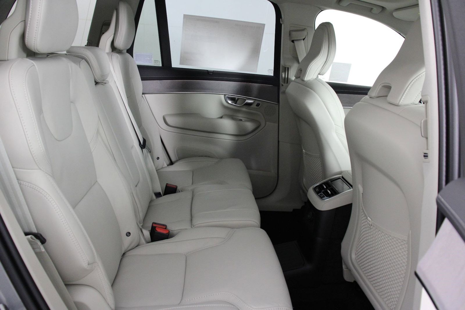 2026 Volvo XC90 Ultra - Photo 10