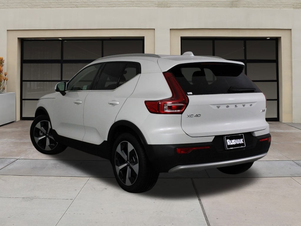 Certified 2025 Volvo XC40 B5 Core SUV