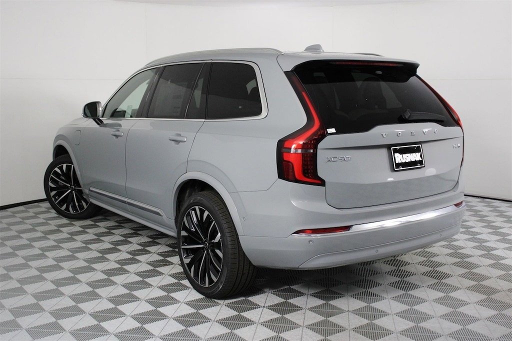 New 2026 Volvo XC90 plug-in hybrid T8 Plus 7-Seater SUV