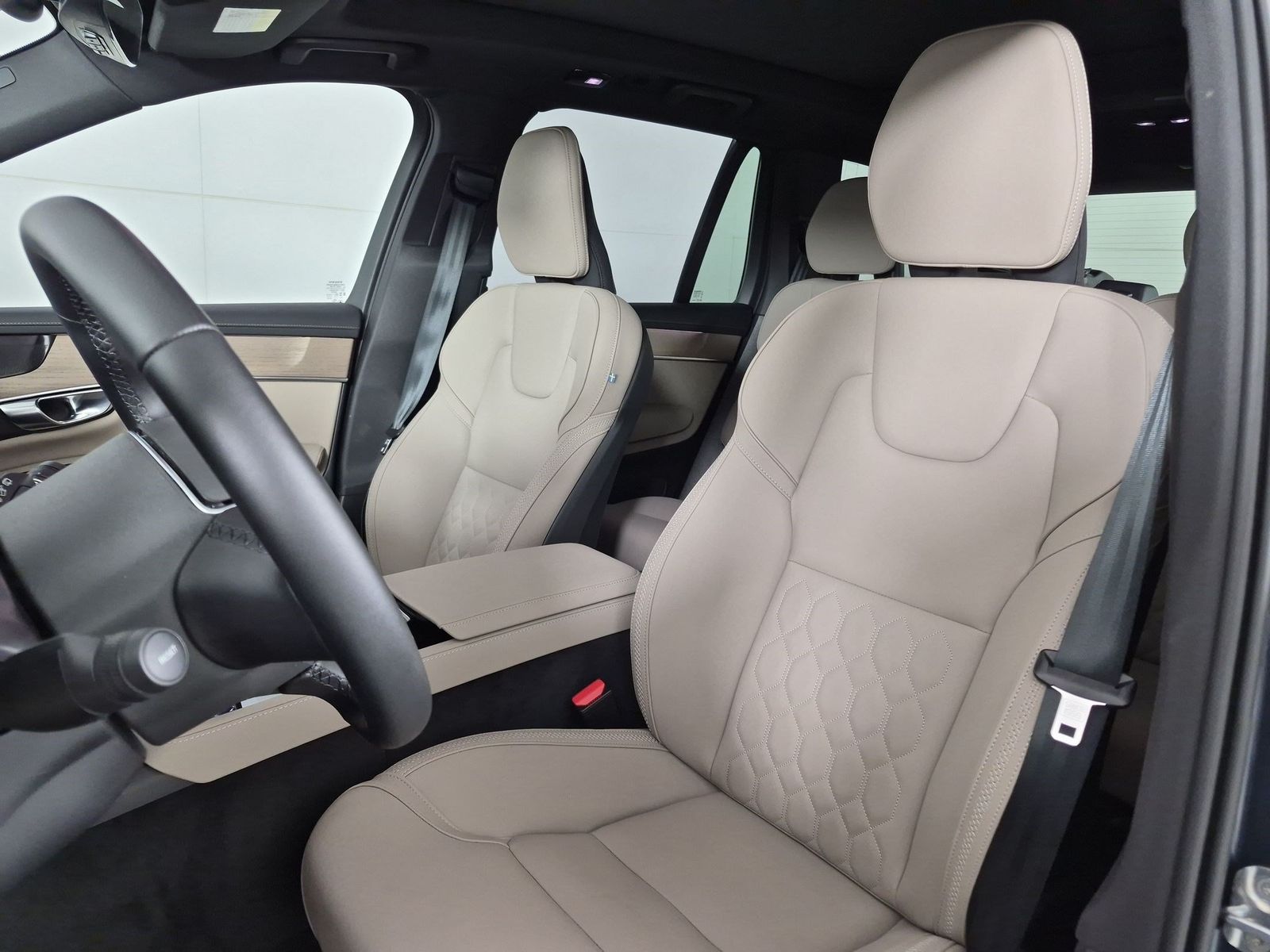 2026 Volvo XC90 Plus - Photo 28
