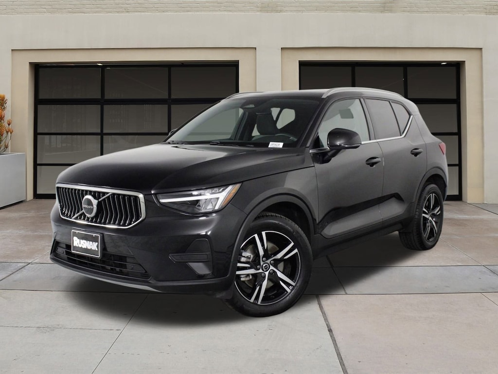 Certified 2025 Volvo XC40 B5 Core SUV