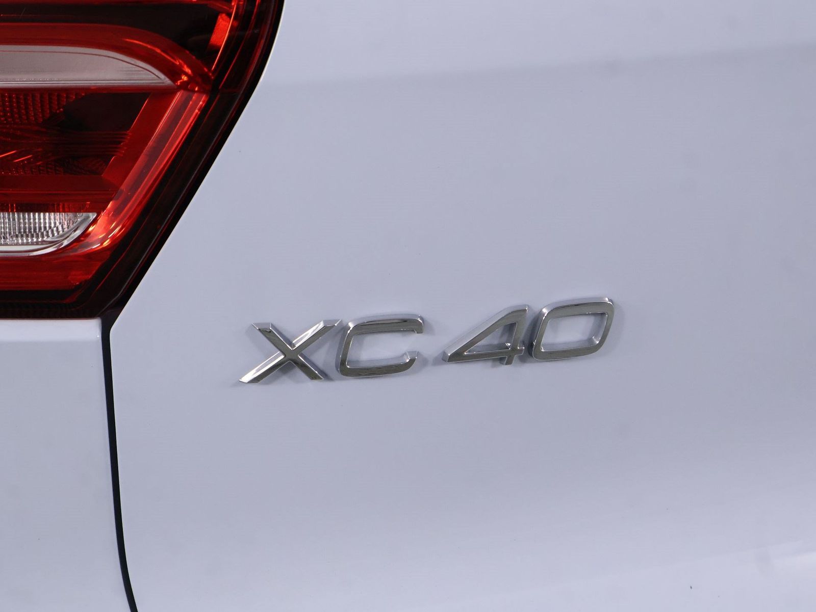 2026 Volvo XC40 Plus - Photo 19