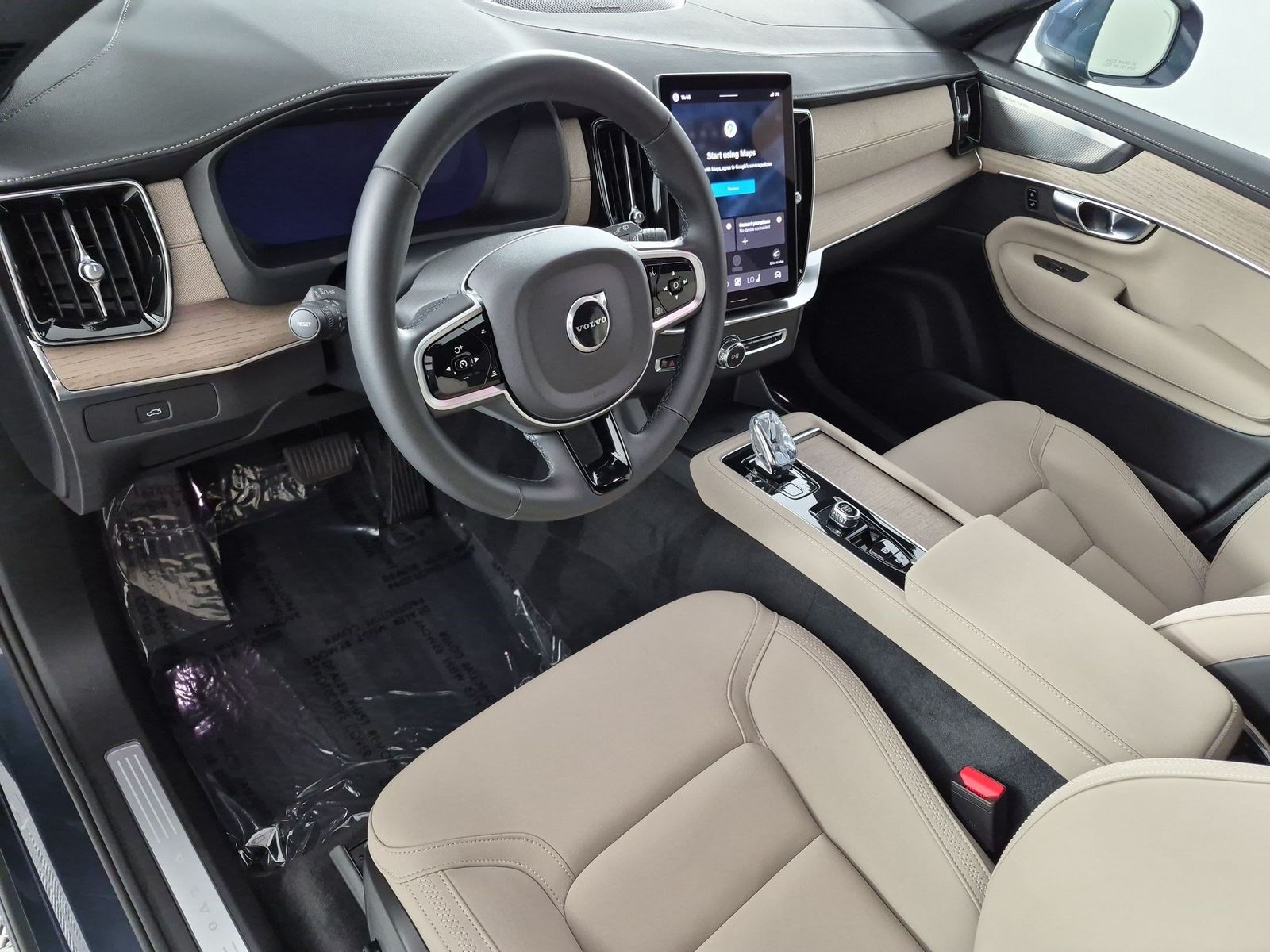 2026 Volvo XC90 Plus - Photo 13