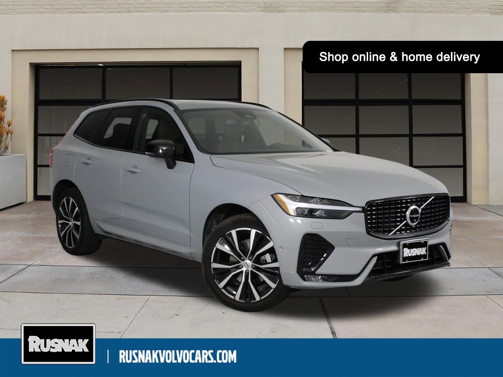 2024 Volvo XC60 B5 Plus Dark Theme AWD's photo
