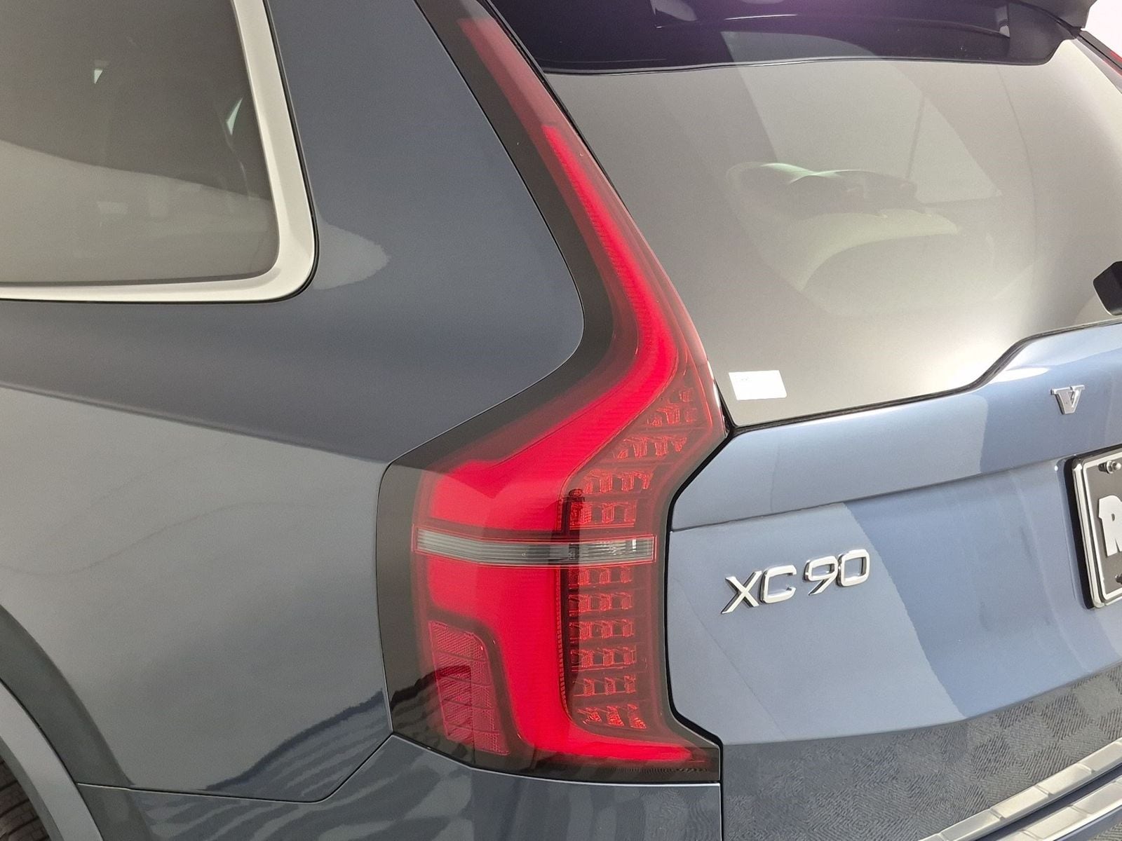2026 Volvo XC90 Plus - Photo 16