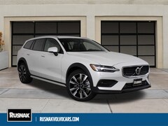 2026 Volvo V60 Cross Country B5 Ultra Wagon