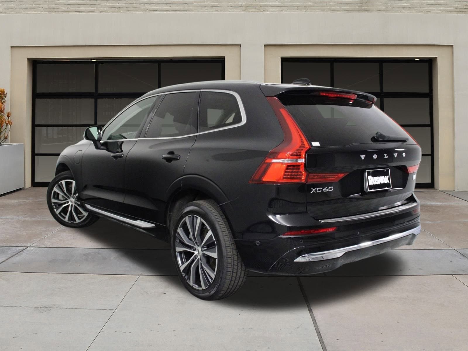 Certified 2022 Volvo XC60 Inscription Expression with VIN YV4H60DZXN1040403 for sale in Pasadena, CA