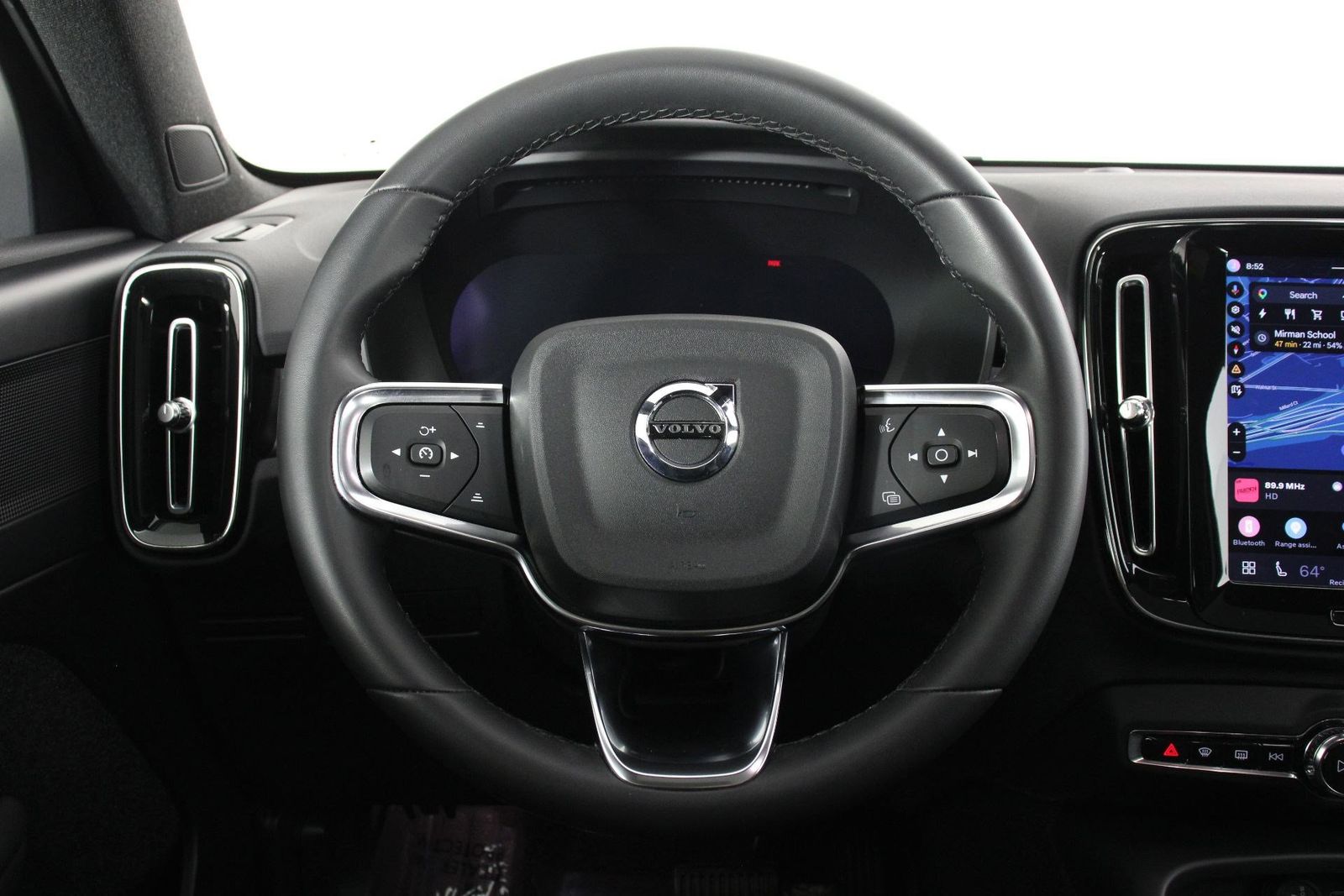 2023 Volvo C40 Recharge Pure Electric Twin Plus photo 3