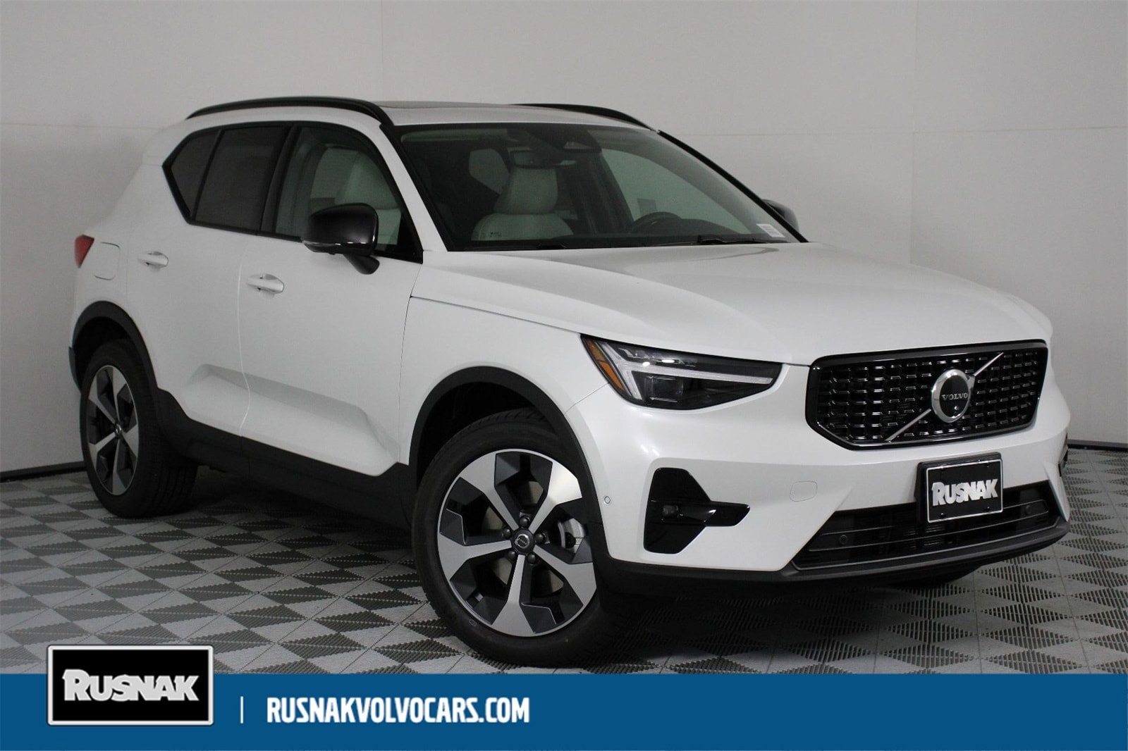 2026 Volvo XC40 Plus's photo