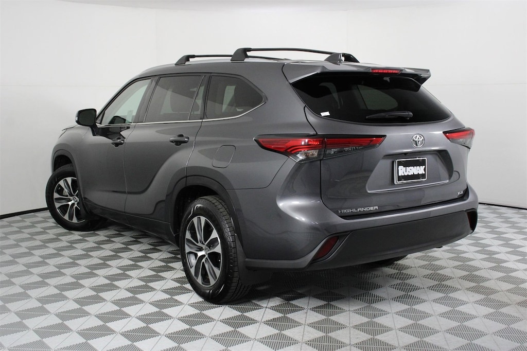 Used 2022 Toyota Highlander XLE SUV