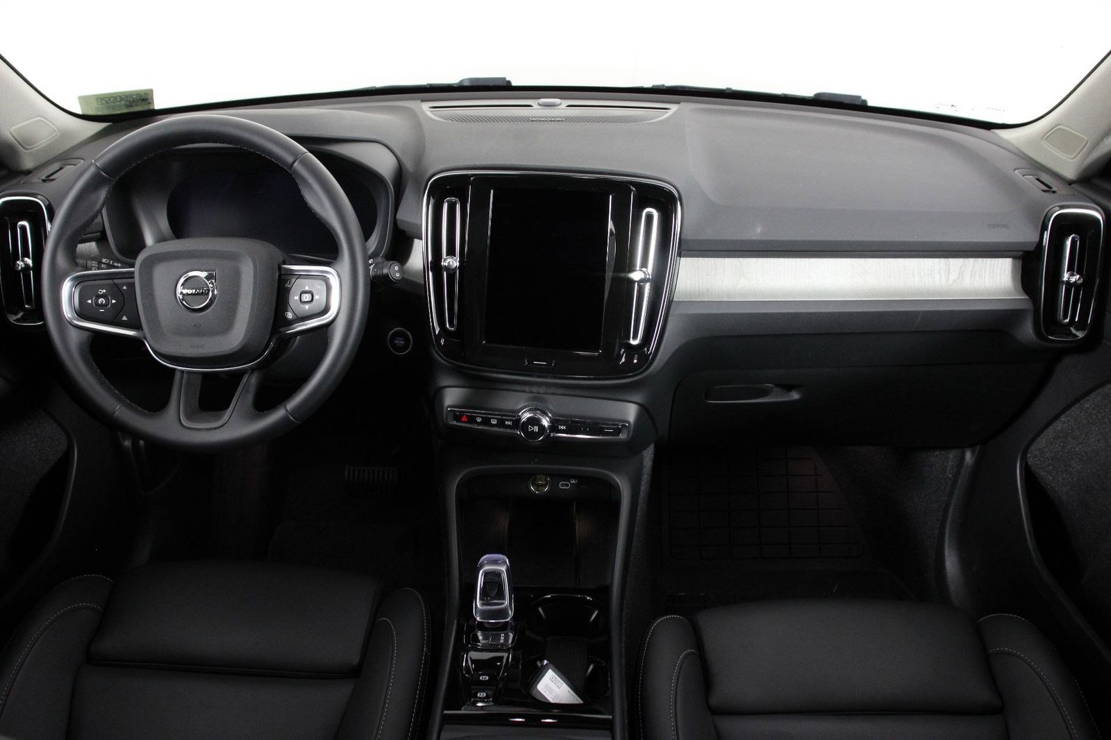 2026 Volvo XC40 B5 Ultra photo 6