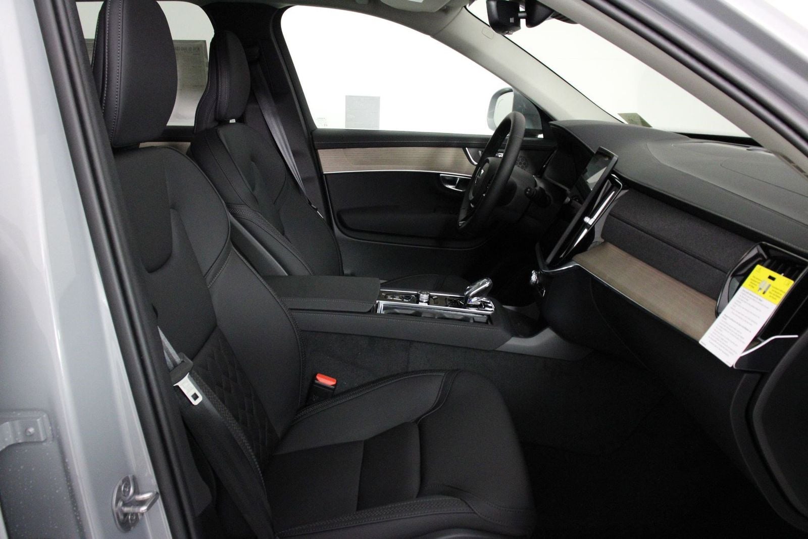 2025 Volvo XC90 Core - Photo 10