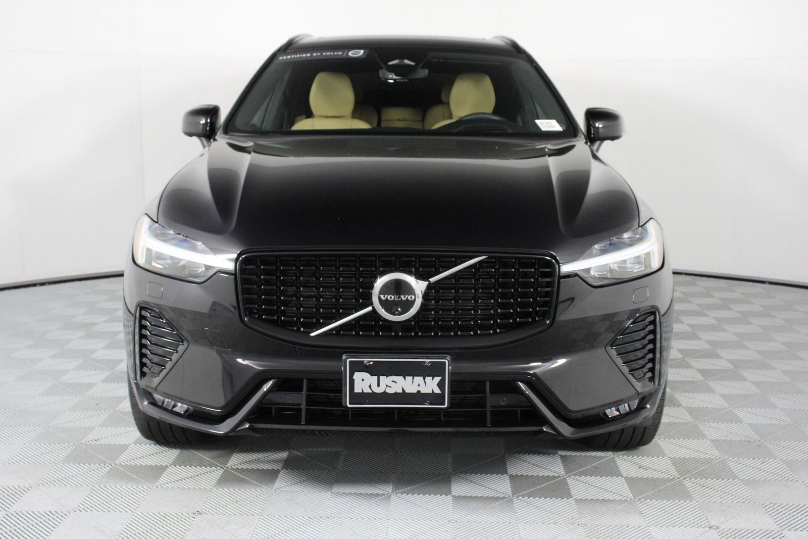2023 Volvo XC60 B5 Ultimate Dark Theme photo 5