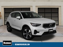 2025 Volvo XC40 B5 Core Bright Theme SUV