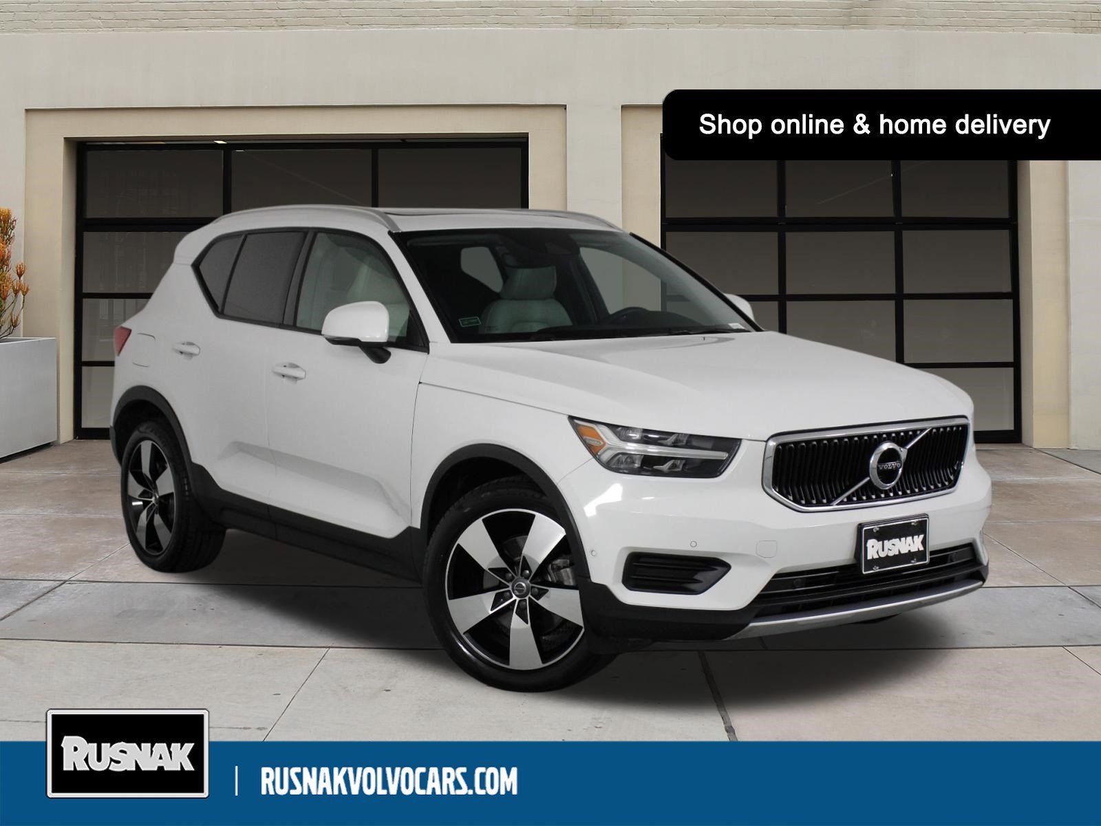 2019 Volvo XC40 T5 Momentum AWD's photo
