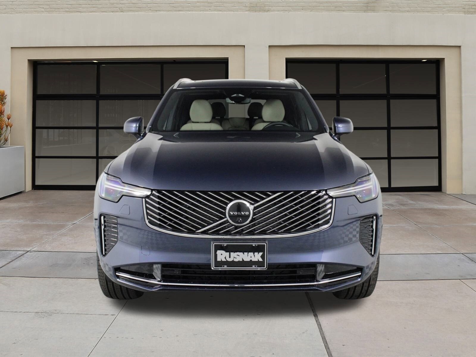 2026 Volvo XC90 Plus photo 2