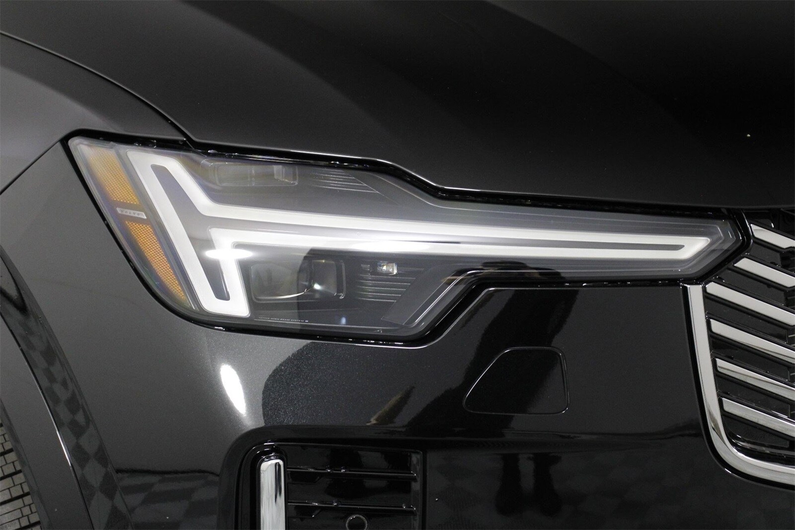 2026 Volvo XC90 Plus - Photo 14