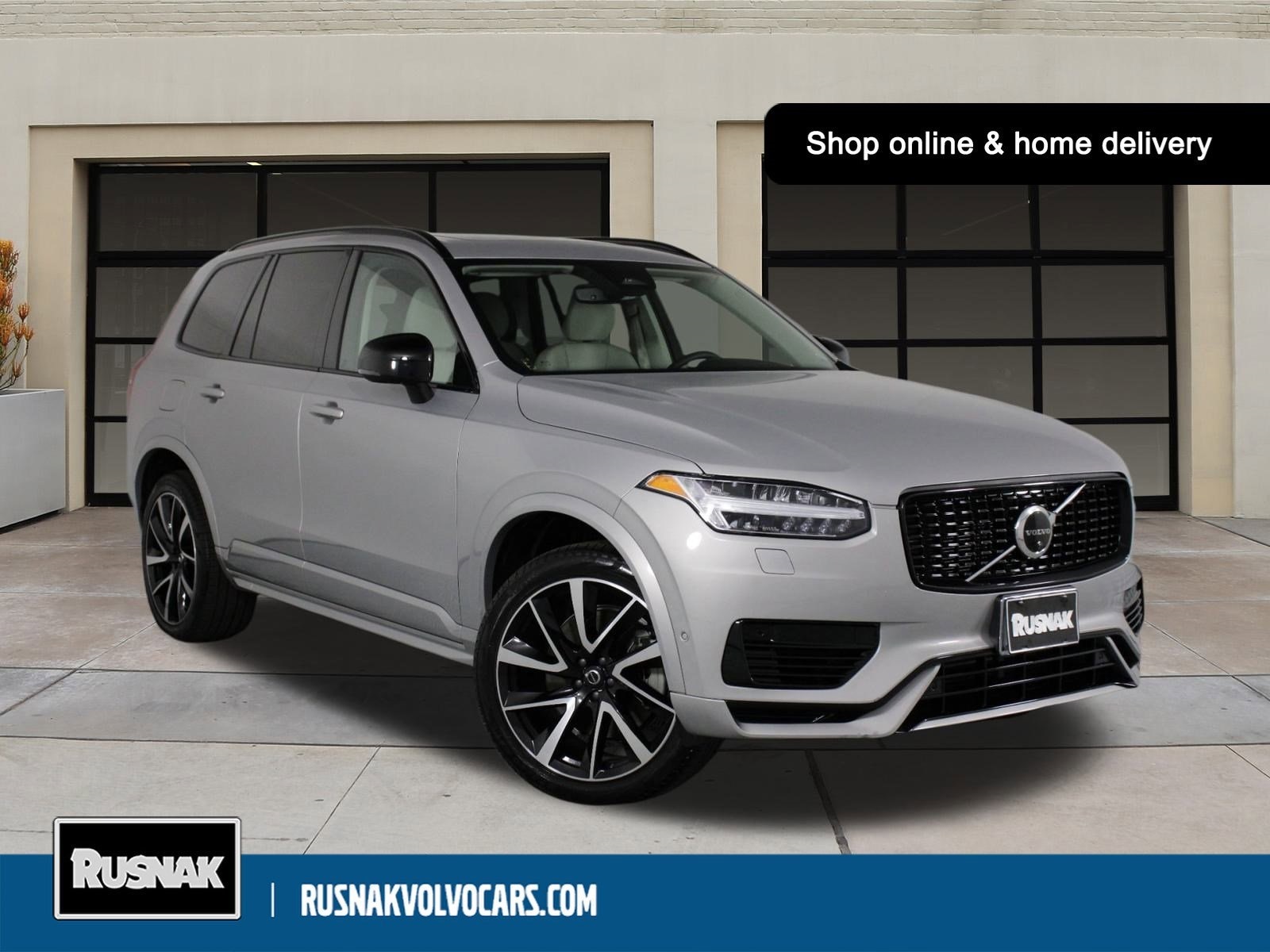 2023 Volvo XC90 Plus's photo