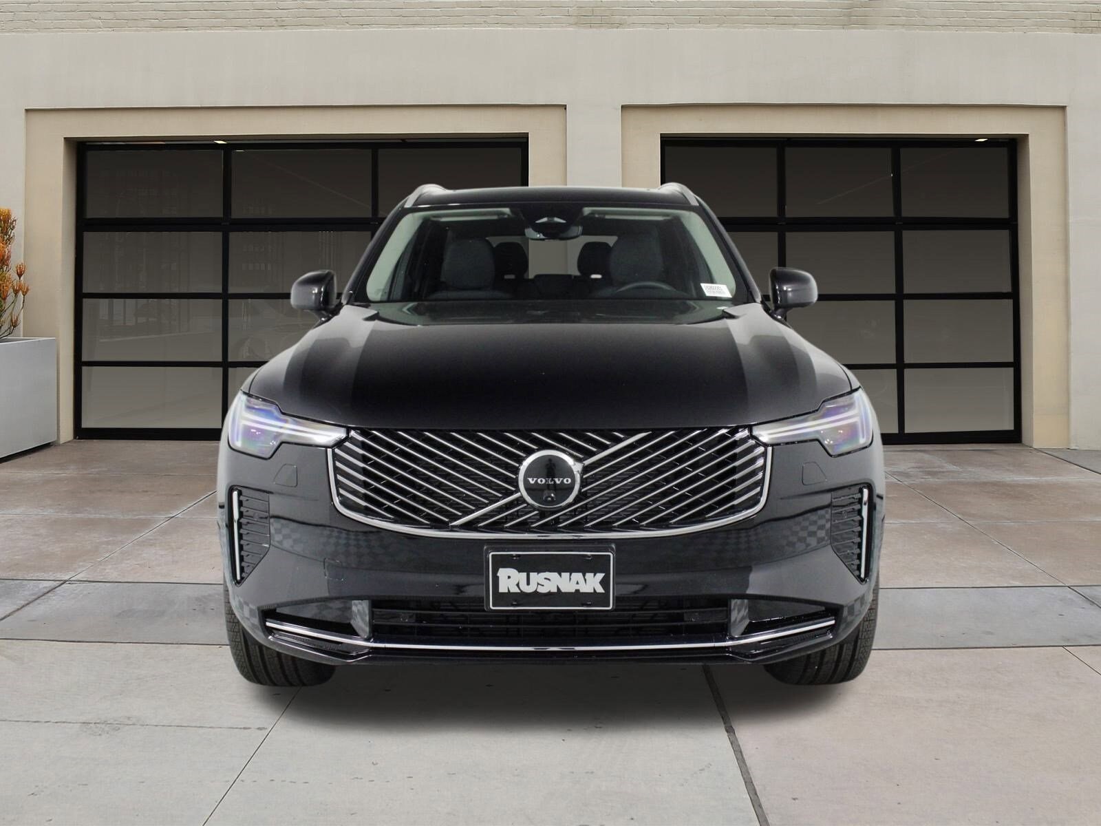2026 Volvo XC90 B5 Plus photo 2